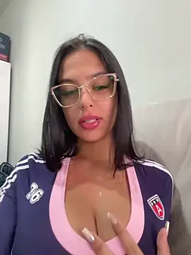 Snapshot of jujuarantes__2026 chatting on January 7, 2026, 12:07 pm jujuarantes 2026 online show from January 7, 2026, 12:07 pm