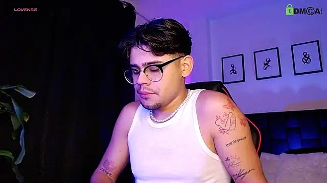 isaac saenzs online show from February 1, 2026, 12:42 am