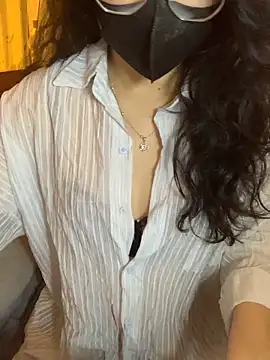 Sofiababy22 online show from February 3, 2026, 9:42 pm