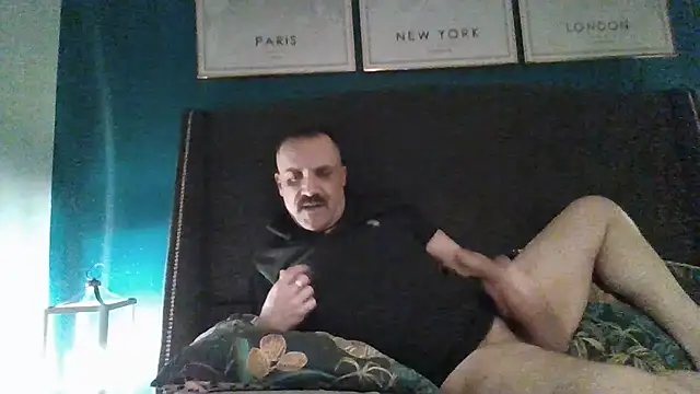 MARCUSL79 online show from December 22, 2025, 4:09 am