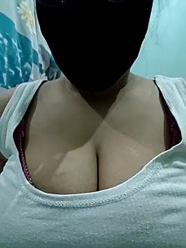 Snapshot of suman_bhabhi001 chatting on April 21, 2026, 3:50 pm suman bhabhi001 online show from April 21, 2026, 3:50 pm