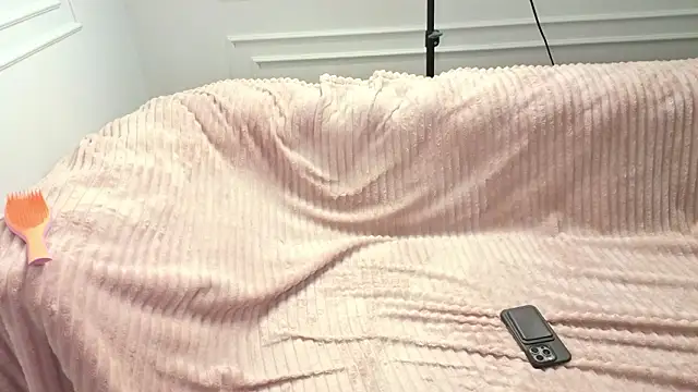 Alllura online show from March 28, 2026, 10:48 am