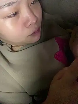 Snapshot of lili-roze chatting on February 1, 2026, 8:57 am lili-roze online show from February 1, 2026, 8:57 am