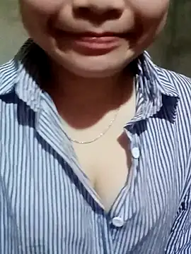 lili-roze online show from February 8, 2026, 9:02 am