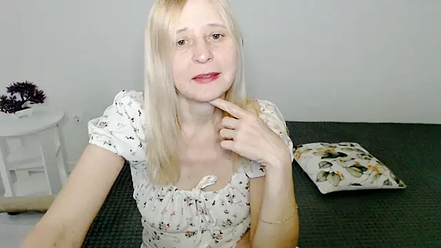 MiLenaMilf online show from February 22, 2025, 3:45 am