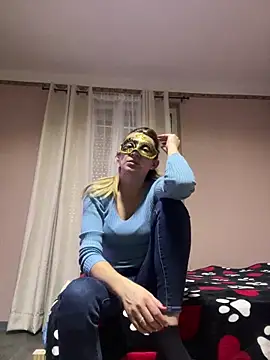 SexyMamiVee online show from February 9, 2026, 1:37 pm