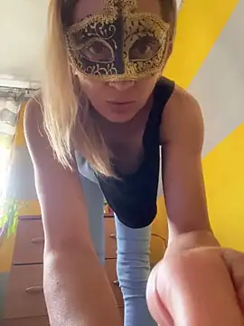 SexyMamiVee online show from May 9, 2026, 2:11 pm