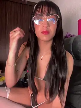 Snapshot of ValentinaEvanz chatting on May 1, 2026, 7:51 pm ValentinaEvanz online show from May 1, 2026, 7:51 pm
