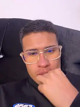 Latin Paisa Boy online show from February 8, 2026, 4:43 pm