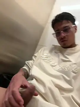 Latin Paisa Boy online show from June 24, 2026, 9:14 pm