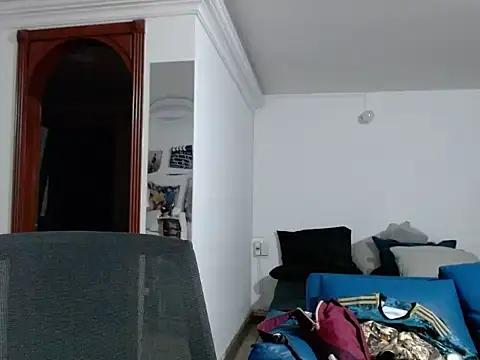 gonzzohunterr online show from April 28, 2026, 3:44 am