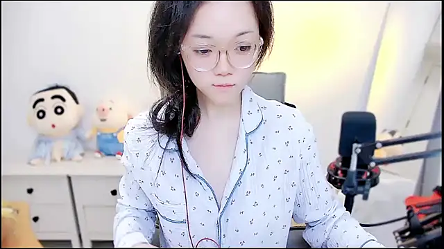 Cindy-dd online show from April 22, 2026, 7:00 am