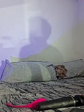  keylafisher  online show from March 24, 2026, 5:18 pm