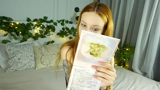 Zoe  Page online show from March 14, 2026, 5:46 am