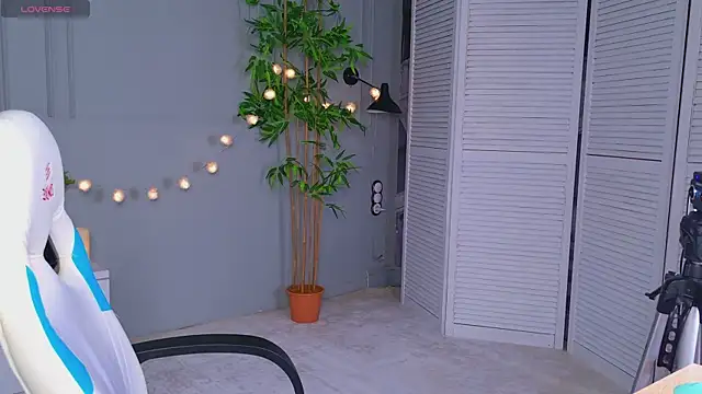 Zoe  Page online show from March 20, 2026, 2:00 pm