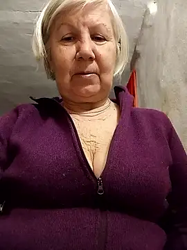 KlaudiaDarling online show from January 13, 2026, 4:12 pm