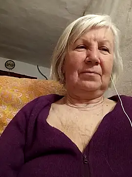 KlaudiaDarling online show from March 8, 2026, 5:39 pm