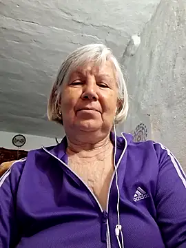 KlaudiaDarling online show from April 23, 2026, 1:57 pm