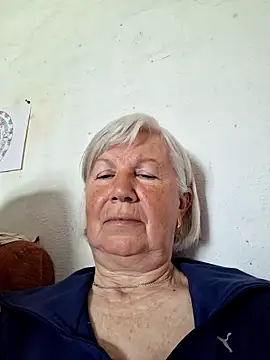 KlaudiaDarling online show from May 4, 2026, 8:10 am
