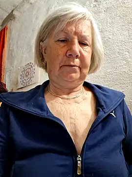 KlaudiaDarling online show from May 5, 2026, 1:24 am