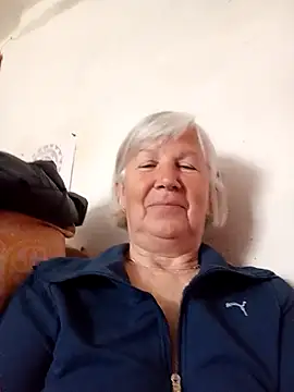 KlaudiaDarling online show from May 6, 2026, 10:31 am