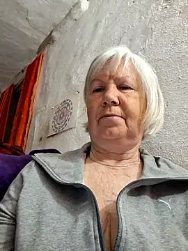 KlaudiaDarling online show from May 8, 2026, 10:48 pm