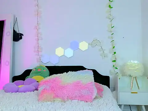 Velvetvibes   online show from March 10, 2026, 9:14 am