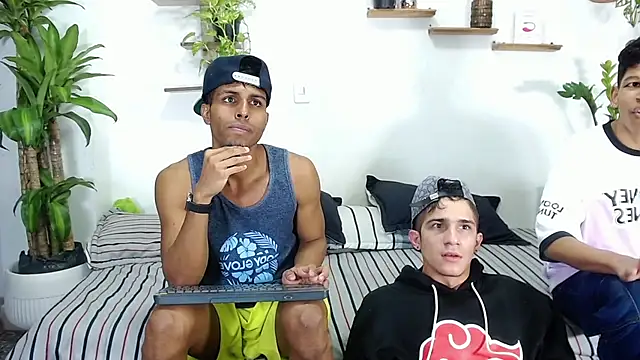 Interracial Snow Bunny online show from February 3, 2026, 11:21 pm