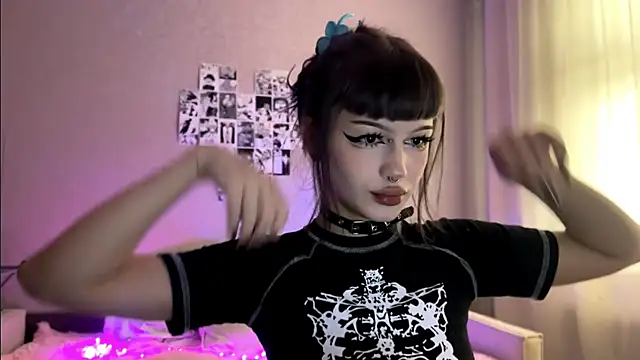 dieonisiaaaa online show from January 18, 2026, 8:18 am