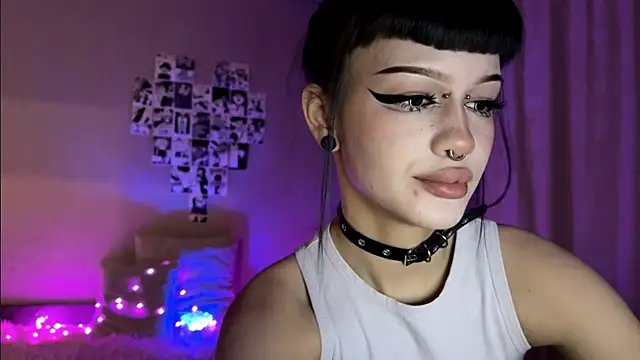 dieonisiaaaa online show from February 4, 2026, 3:40 pm