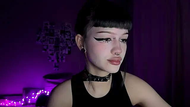 dieonisiaaaa online show from February 6, 2026, 4:54 pm