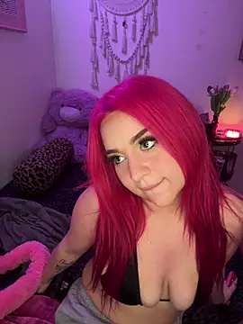 Tiffytooopretty online show from February 12, 2026, 4:18 am