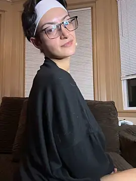 FaiiryArii online show from March 11, 2026, 5:35 am