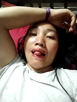 Lovephay8x online show from May 6, 2026, 9:42 pm