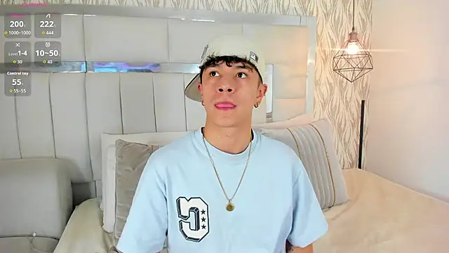 Snapshot of imxxjoel chatting on February 23, 2026, 4:32 am imxxjoel online show from February 23, 2026, 4:32 am