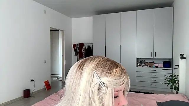 Missfit  online show from January 6, 2026, 9:02 am