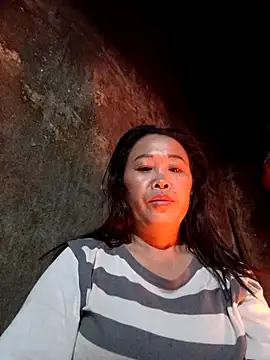 dakota-kis online show from March 4, 2026, 11:33 pm