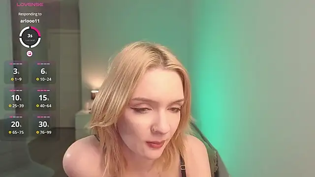 lily moony online show from May 10, 2026, 11:54 pm