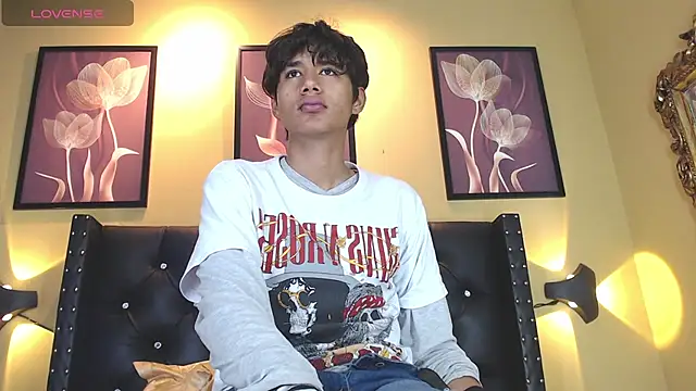 Derenn  online show from February 6, 2026, 4:39 am