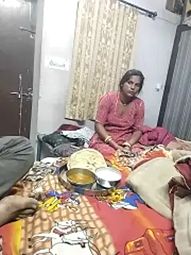 Snapshot of hornycouple20000 chatting on February 15, 2026, 7:32 pm hornycouple20000 online show from February 15, 2026, 7:32 pm