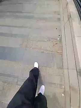 Snapshot of jerryrooh69 chatting on April 7, 2026, 8:37 am jerryrooh69 online show from April 7, 2026, 8:37 am