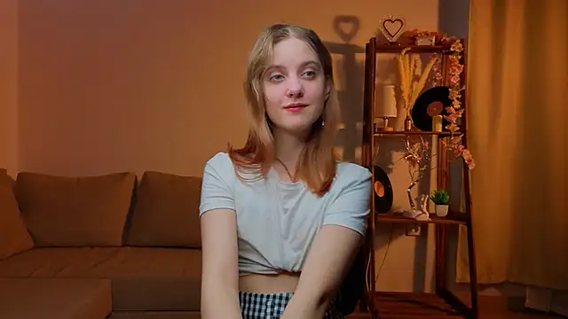 RennaHettes online show from March 22, 2026, 1:09 am