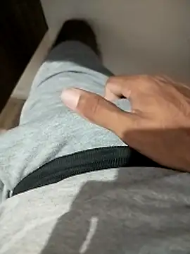 vitorpau22cm online show from February 2, 2026, 10:19 pm