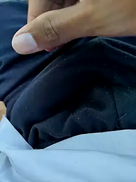 vitorpau22cm online show from February 5, 2026, 5:06 pm