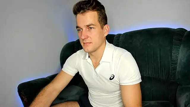 Snapshot of OskarGradient chatting on January 10, 2026, 6:48 am OskarGradient online show from January 10, 2026, 6:48 am