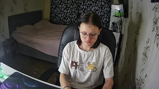 Withbeautyeyes online show from January 18, 2026, 2:10 pm