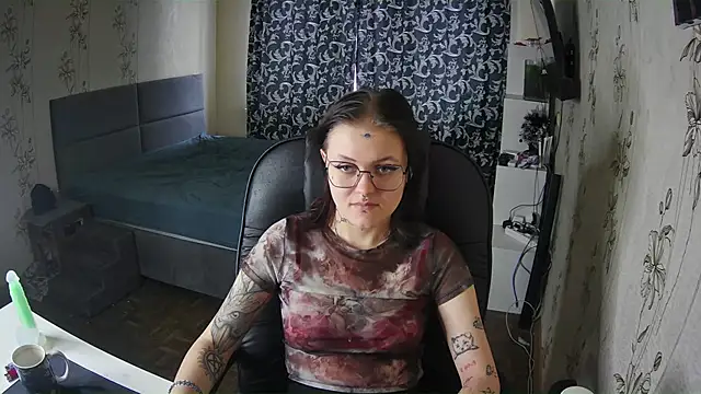 Withbeautyeyes online show from February 1, 2026, 10:14 am