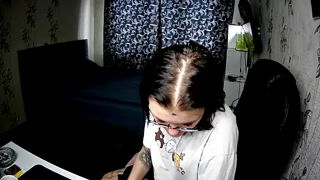 Withbeautyeyes online show from February 6, 2026, 10:29 am