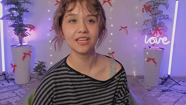 Snapshot of larabae chatting on March 13, 2026, 8:26 pm larabae online show from March 13, 2026, 8:26 pm