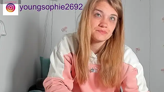 YoungSophie online show from April 26, 2026, 8:34 am